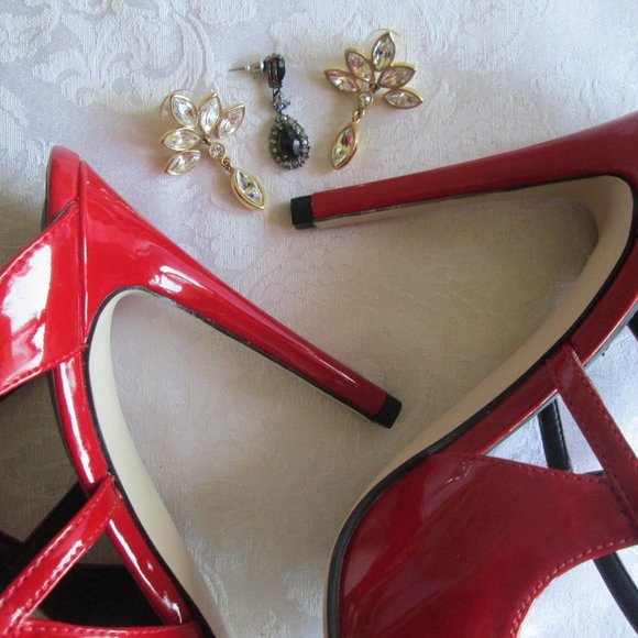 ๐๐ GUESS MACYโS RED PATENT STILLETTO SIZE 7M ๐๐ - Picture 13 of 15